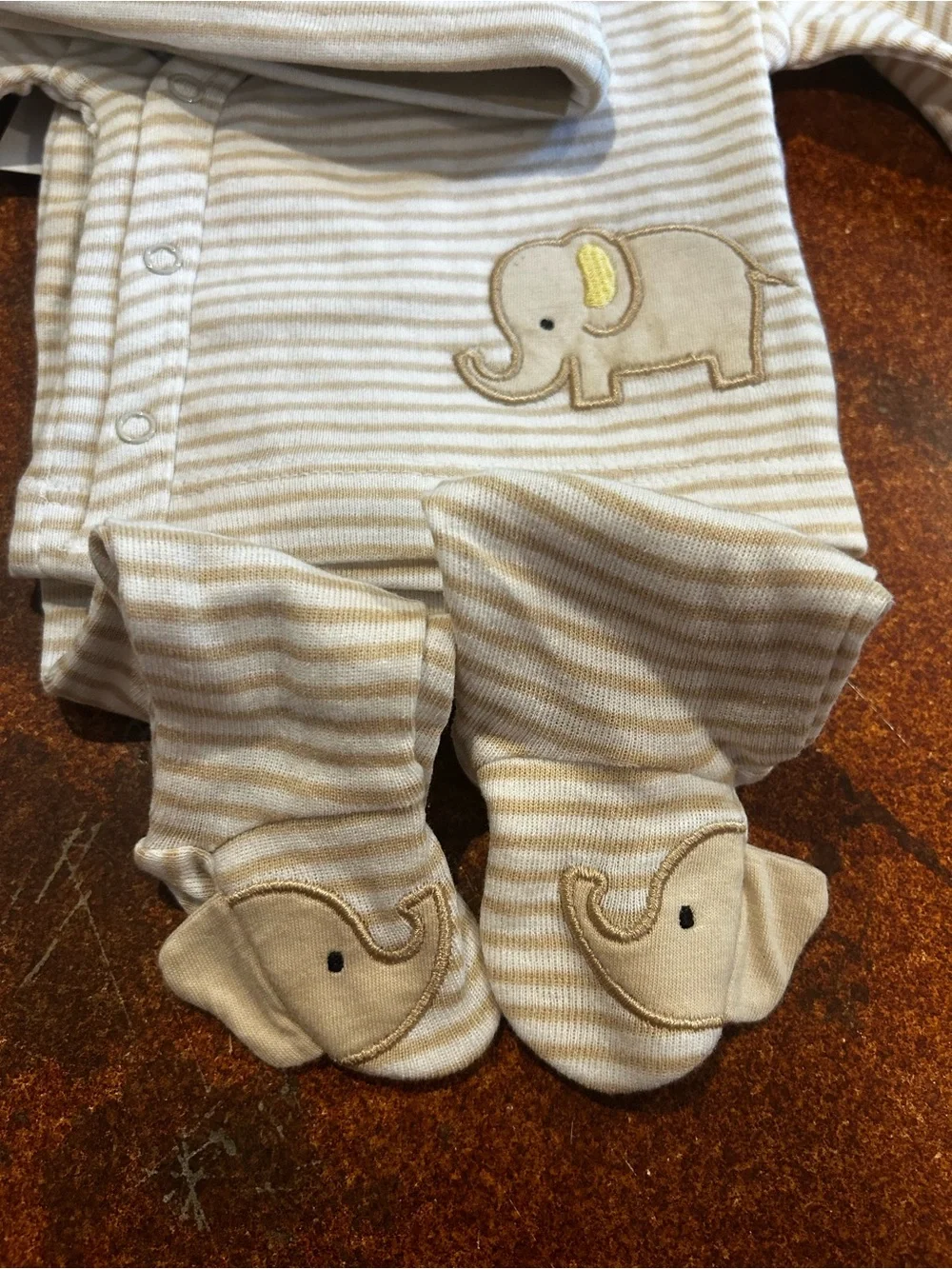 Koala Kids - infant NB- Cream Striped Elephant. 4 piece set. Hat, Onesie, Pants